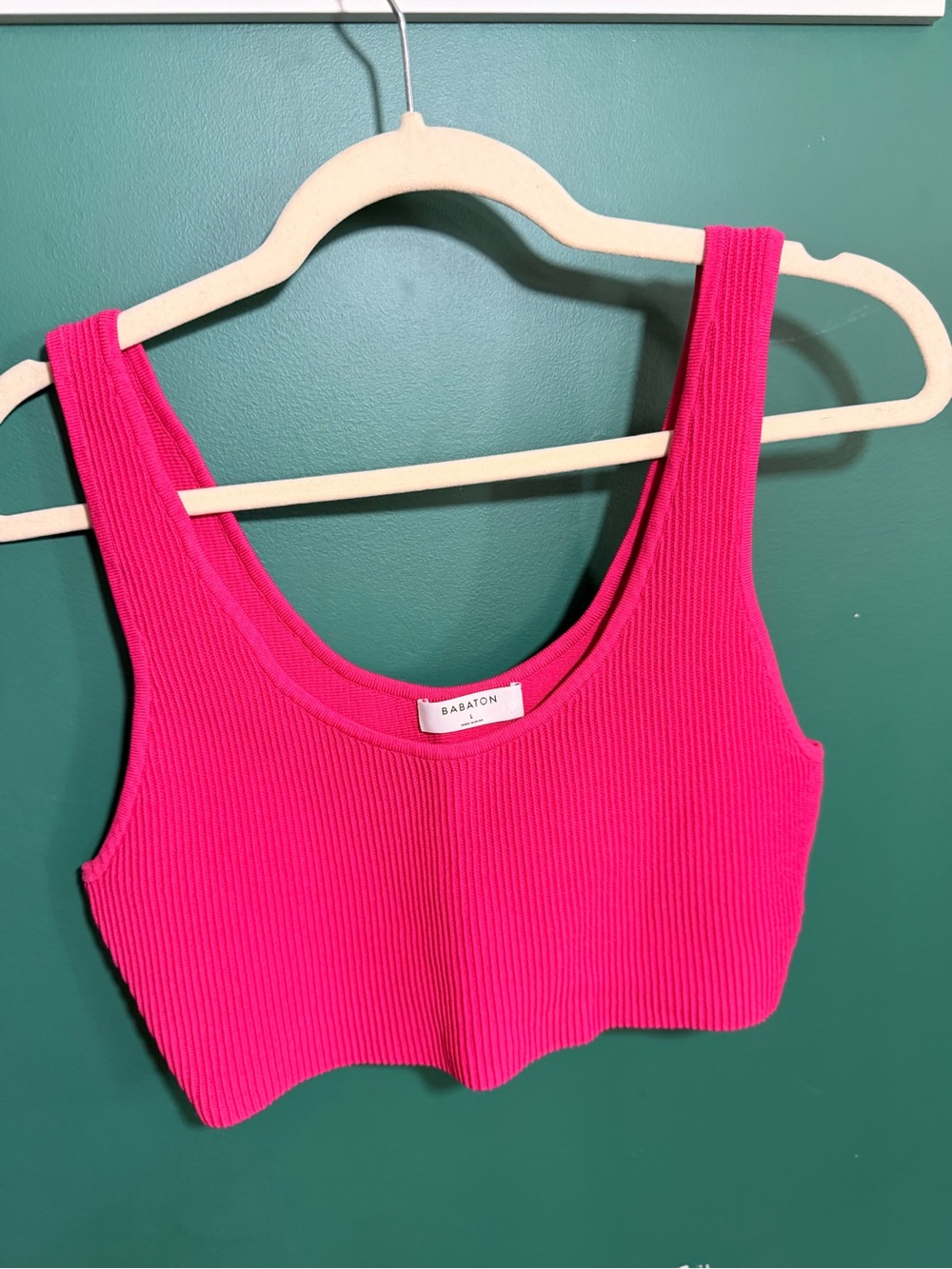 Babaton Bright Pink Ribbed Crop Tank